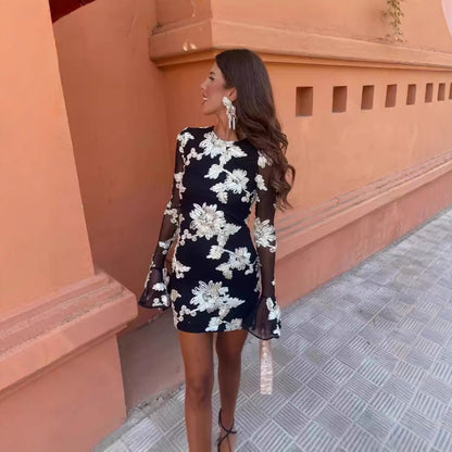 Women 's Flowers Bell-Sleeved Dress