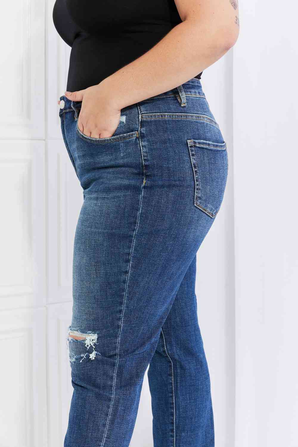 Vervet by Flying Monkey Full Size Distressed Cropped Jeans with Pockets - AFFORDABLE MARKET